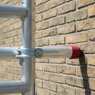 Scaffold wall bracket